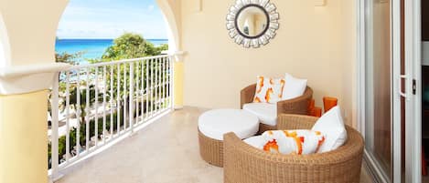 Sapphire Beach 309 - Patio sitting area