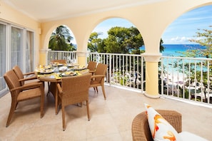 Sapphire Beach 309 - Patio dining area