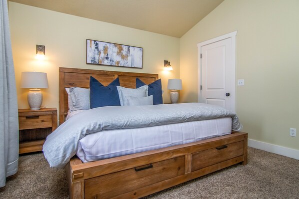 Bedroom 1 - - King bed with an en suite bathroom, upstairs