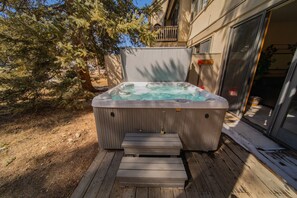 Private Hot Tub!