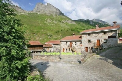 Apartamentos Rurales Lorences con vistas a la montaña para 5 personas