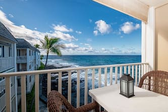 Wonderful Oceanfront Condo 🌊 Spectacular Views From The Lanai! 🏄♀️ Hale Kona Kai 408