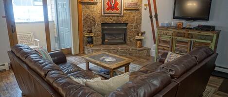 Gas fireplace and HDTV in the living room