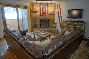 Gas fireplace and HDTV in the living room