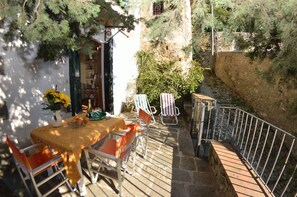 Balcony / Terrace / Patio, Garden