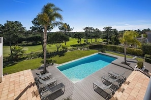Modern Quinta do Lago villa with pool. Close to beach. W140 - 4