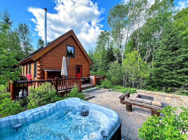 In an area primarily with condos, Bear Cabin is a rare opportunity to enjoy the many activities that the area offers while staying in a quaint, comfortable home immersed in nature