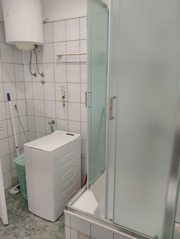 Bain