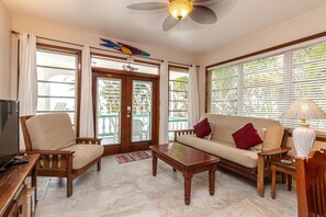 Coral Bay Villas - Living Room