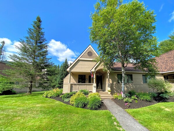 This beautifully appointed home is well renovated with upscale touches like granite countertops, stainless steel appliances, and Air Conditioning!
