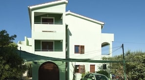 Façade