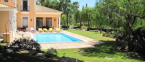 Villa with Heatable Pool in Fazenda Santiago SD88 - 1