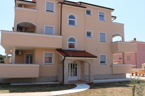 Façade