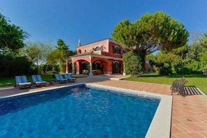 OUTSTANDING 5 BEDROOM VILLA WITH GAMES ROOM  IN QUINTA DO LAGO DM12 - 5