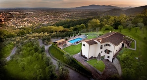 Building Exterior, Garden, Outdoor, Pool