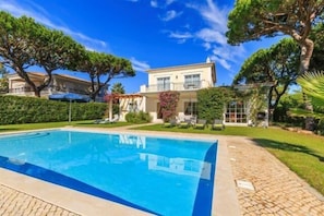 Beautiful villa in Villas Alves. Smart interior, private swimming pool and large garden ES39 - 5