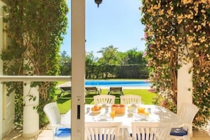 Beautiful villa in Villas Alves. Smart interior, private swimming pool and large garden ES39 - 2