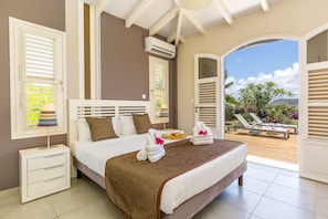Suite parentale avec vue sur la piscine