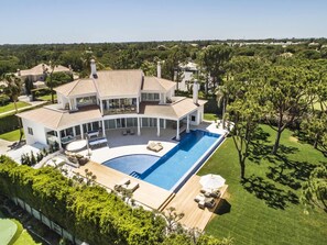 FIVE STAR DELUXE 5 BEDROOM VILLA. BUILT TO THE HIGHEST SPECIFICATIONS IN QUINTA DO LAGO ES82 - 2