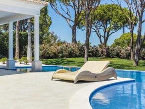 FIVE STAR DELUXE 5 BEDROOM VILLA. BUILT TO THE HIGHEST SPECIFICATIONS IN QUINTA DO LAGO ES82 - 4