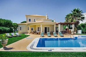 Modern Villa with Private Heatable Pool, WiFi and Air-Conditioning in Villa Sol L609 - 5