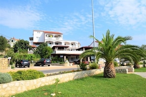 Façade