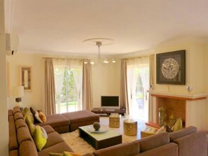 Six bedroom Varandas do Lago villa with Games Room and Pool T119 - 4