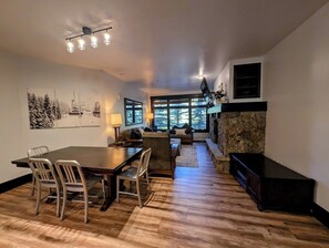Mountain modern design with an open layout