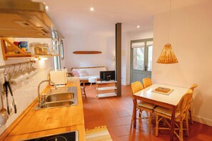 Spacious open layout combining practicality with comfort.