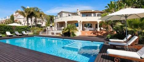 Stunning Quinta do Lago Villa. Sleeps 12. Private Heatable Pool. Close to Beach W131 - 1