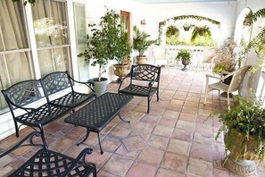 Bed and Breakfast Porch