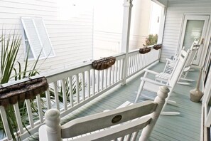 Bed and Breakfast Balcony