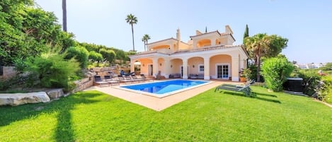 Dunas Douradas villa with five bedrooms. Minutes from Garrao beach. Private Pool ES34 - 1