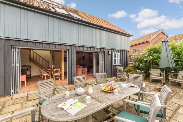 The Granary, Hacheston: A converted barn within the grounds of Rookery Farm