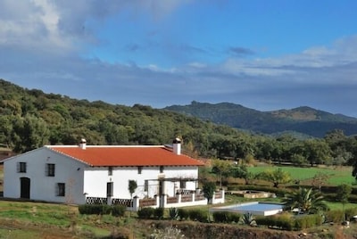 Rural Accommodation Las Corbachas for 20 people in the countryside