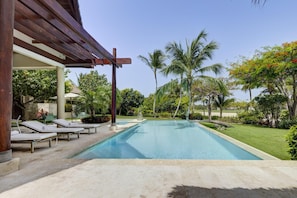Villa Caballet – A Tropical Oasis with Golf Course Views (6636)