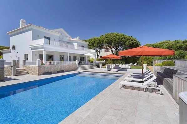Luxury villa with private pool, WiFi, jacuzzi and more PV03 - 1