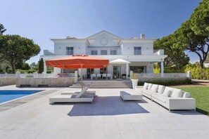 Luxury villa with private pool, WiFi, jacuzzi and more PV03 - 2