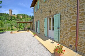 Building Exterior, Outdoor