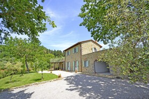 Building Exterior, Outdoor