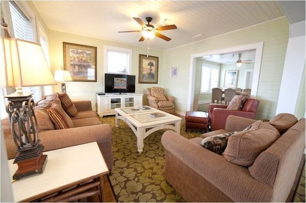 DeSoto Beach 2nd Floor Living Room