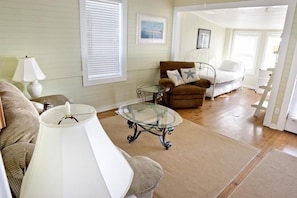 DeSoto Beach 2nd Floor Sitting Area 1