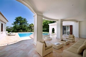 Quinta do Lago villa with heatable pool and games room PV02 - 4