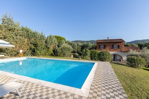 Building Exterior, Pool