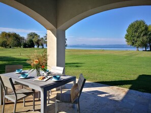 patio with lake view in Bolsena