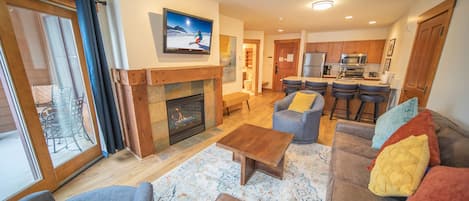 Cozy and modern vacation condo at The Springs!