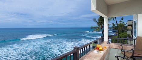 Oceanfront views from your beautiful oceanfront lanai!