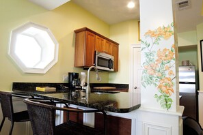 DeSoto Beach Gardens Kitchenette (2)_0