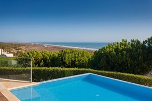 Contemporary 5 bedroom villa only minutes from the beach Vale do Lobo J117 - 4