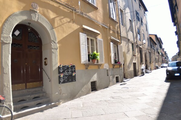 Building Exterior, Main Entrance, Outdoor